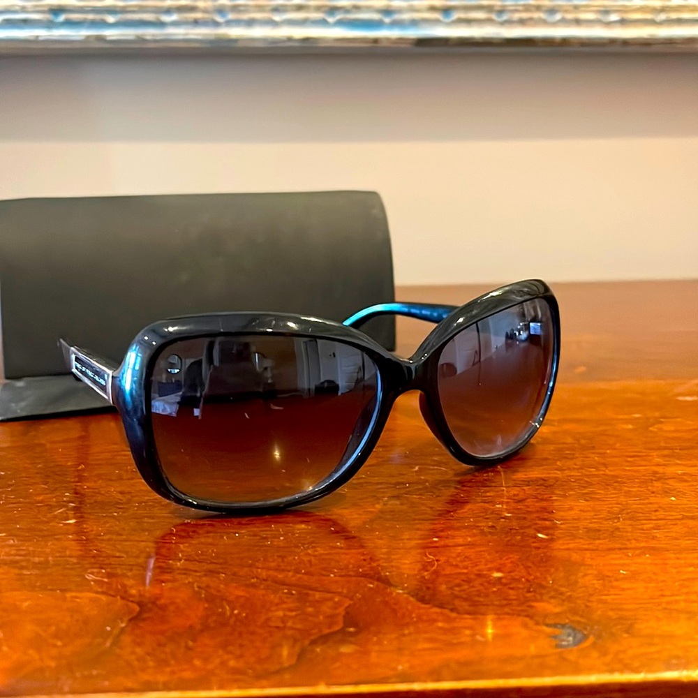 Marc Jacobs black sunglasses with case